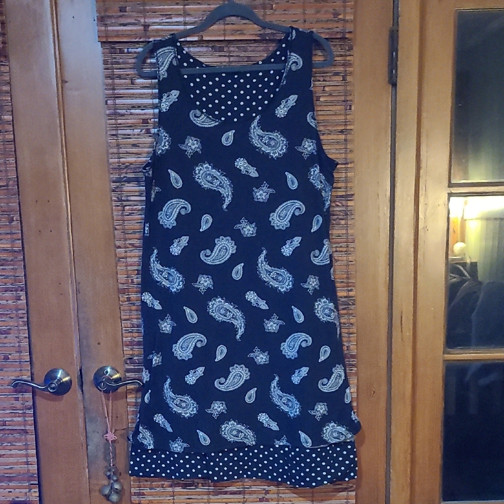 Black and White Reversable Scoop Neck Midi Dress